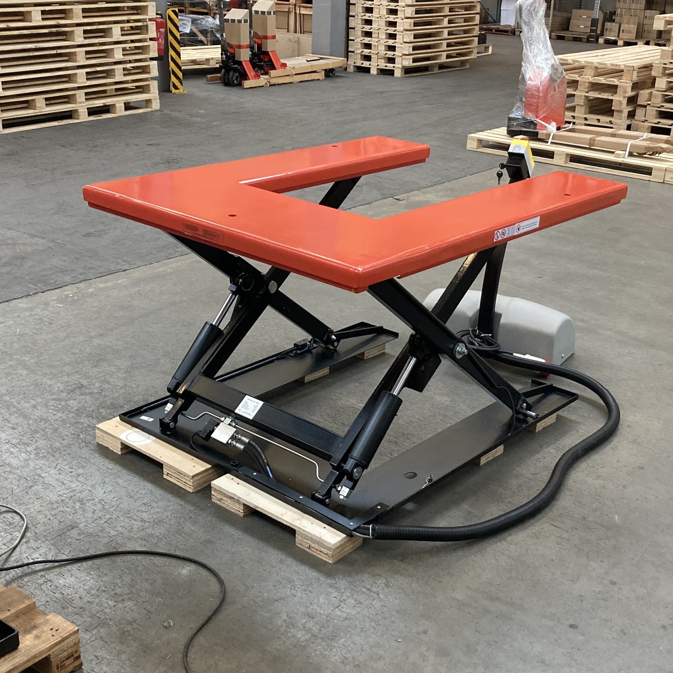 U-Flachscherenhubtisch Hydraulisch BASIC GEBRAUCHT