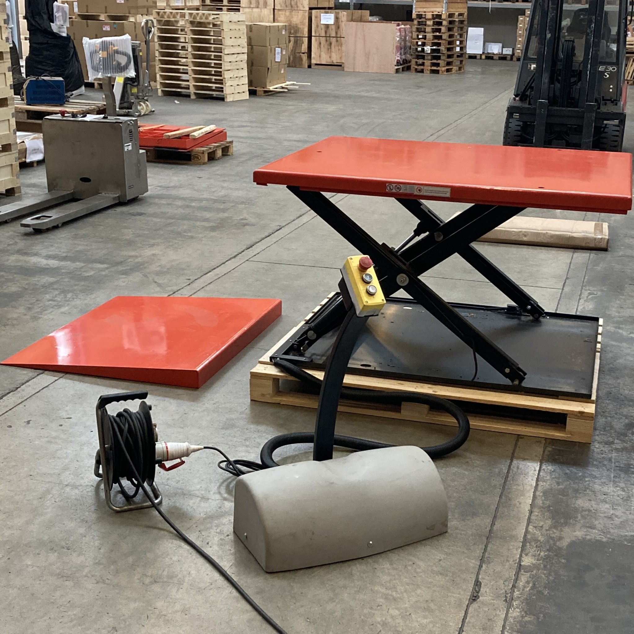 Flachscherenhubtisch Hydraulisch BASIC GERBAUCHT