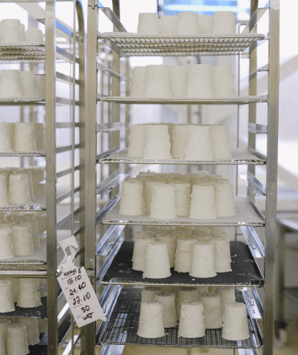 Edelstahl im Hygieneberiech in der Milchverarbeitung Herstellung von Molkereiprodukten im Hygienebereich