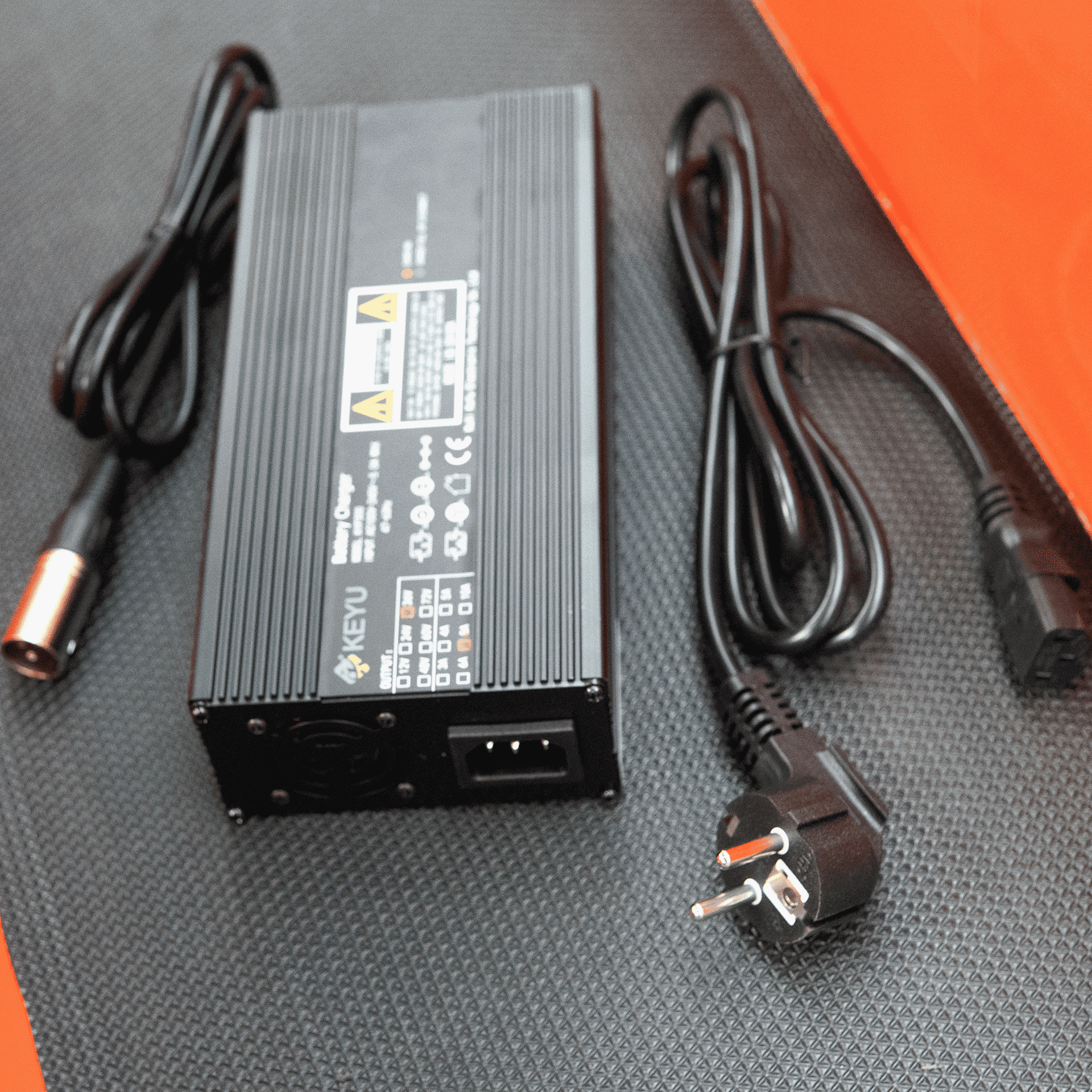 Aufsitz-Elektroschlepper PLUS+