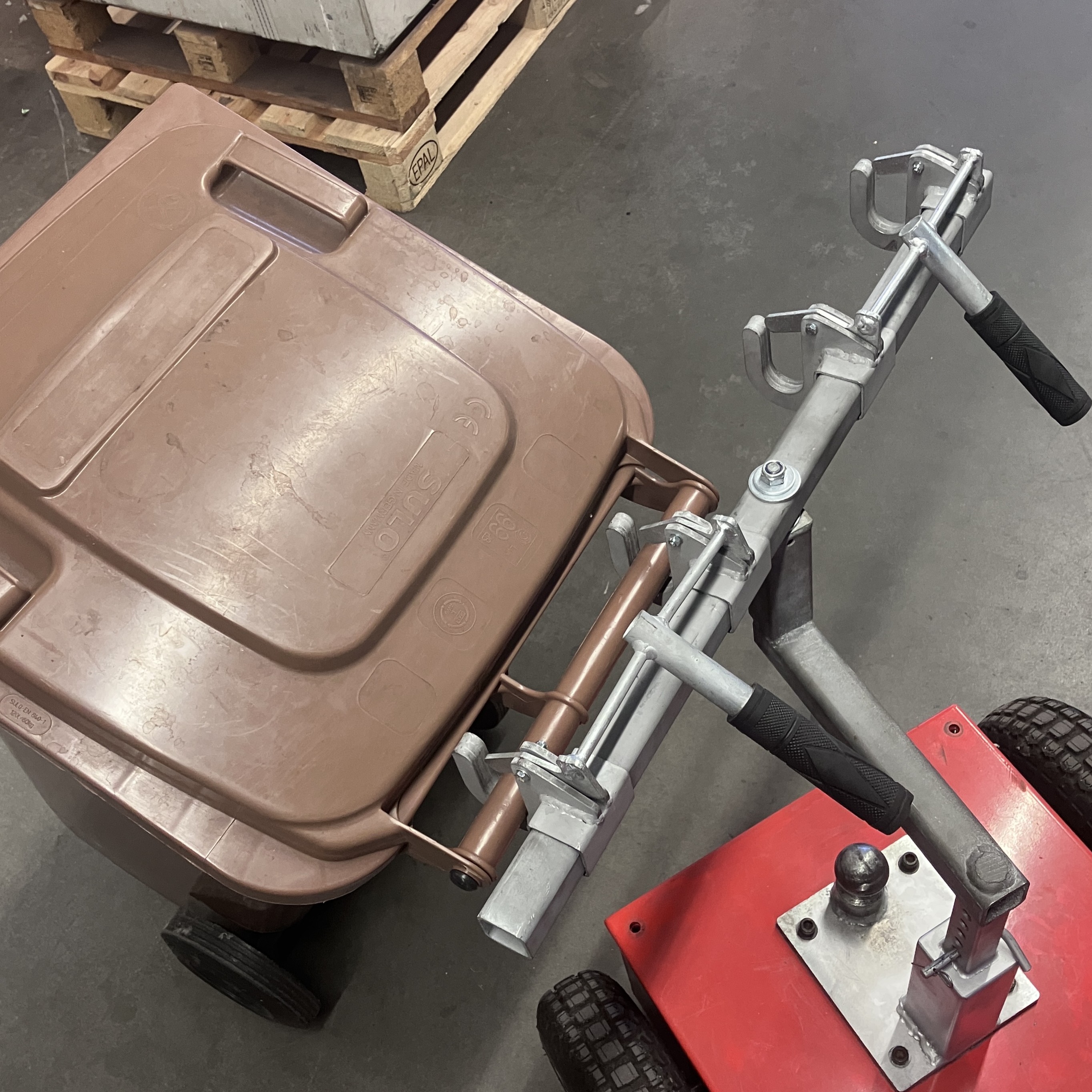 Mülltonnen-Kupplung für Elektroschlepper 1500kg PLUS+ GEBRAUCHT